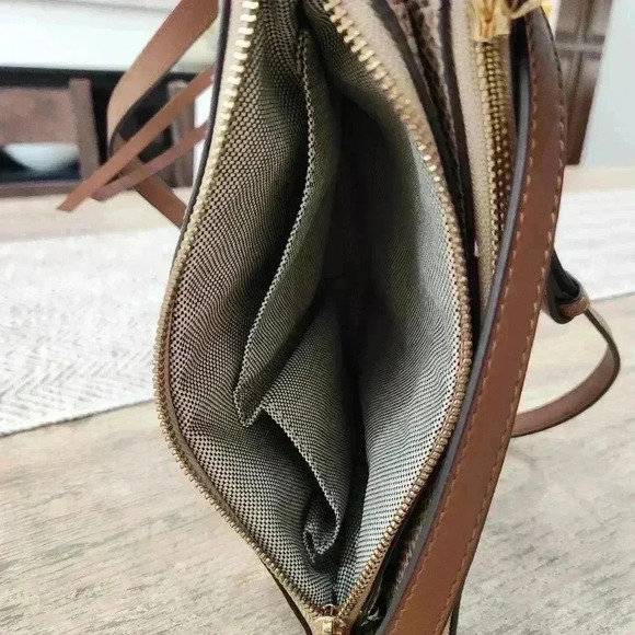 VTG Genuine Vince Camuto Leather Snake skin look. Womens shoulder purse - Picture 6 of 10